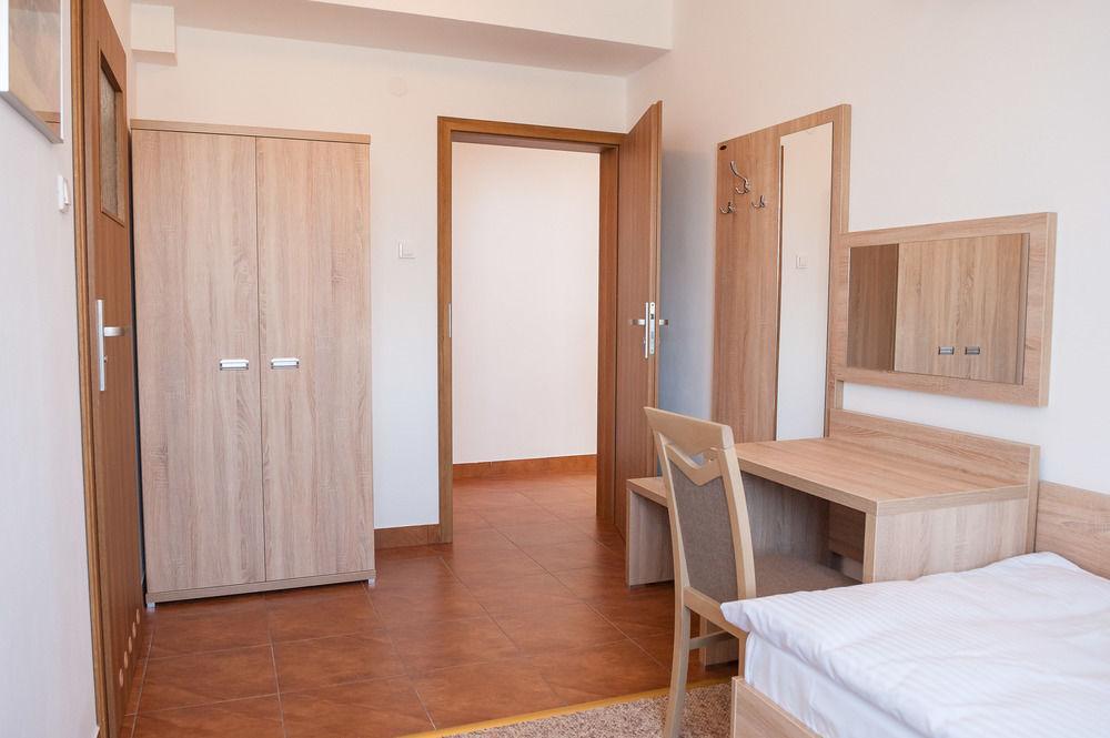 Patra Bed & Breakfast วอร์ซอ ภายนอก รูปภาพ