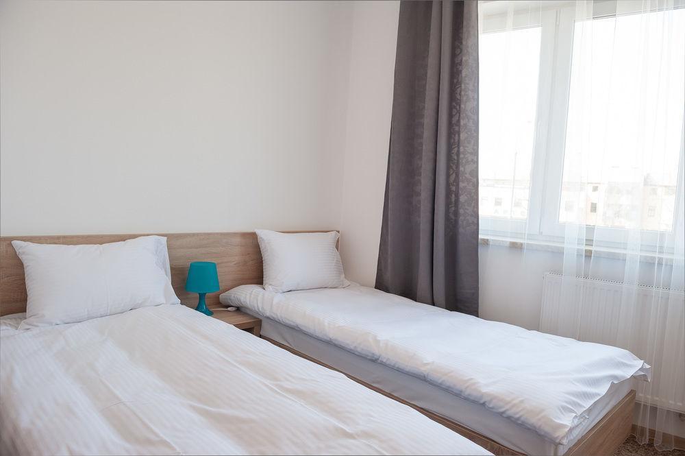 Patra Bed & Breakfast วอร์ซอ ภายนอก รูปภาพ