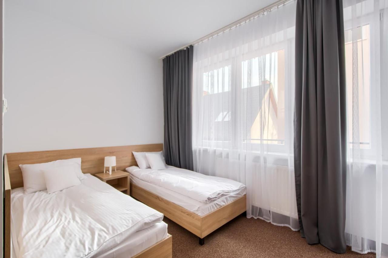 Patra Bed & Breakfast วอร์ซอ ภายนอก รูปภาพ